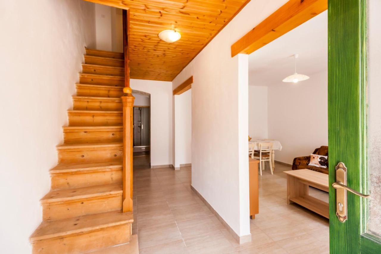 House Krizanic In Marcana, Istria, With 2 Apartments, Total 9 Guests Kültér fotó