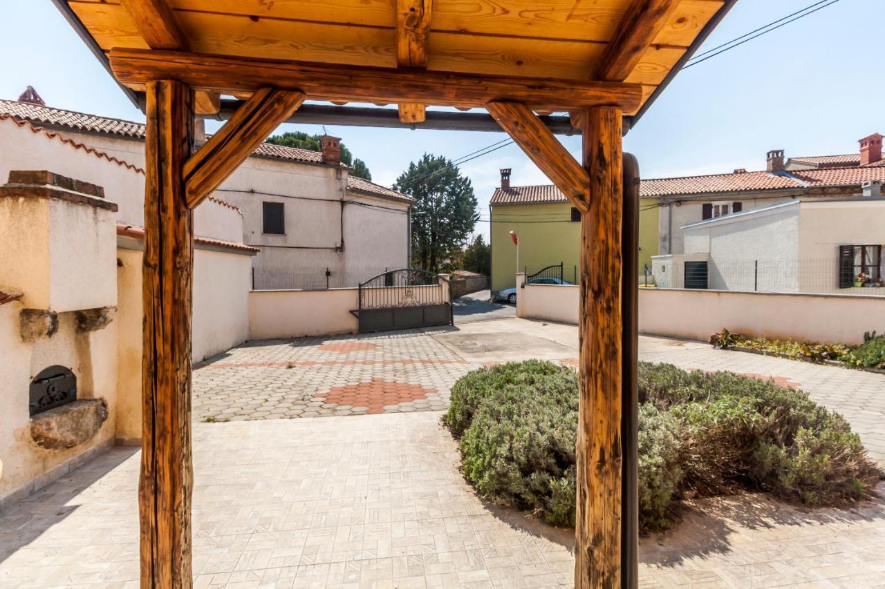 House Krizanic In Marcana, Istria, With 2 Apartments, Total 9 Guests Kültér fotó