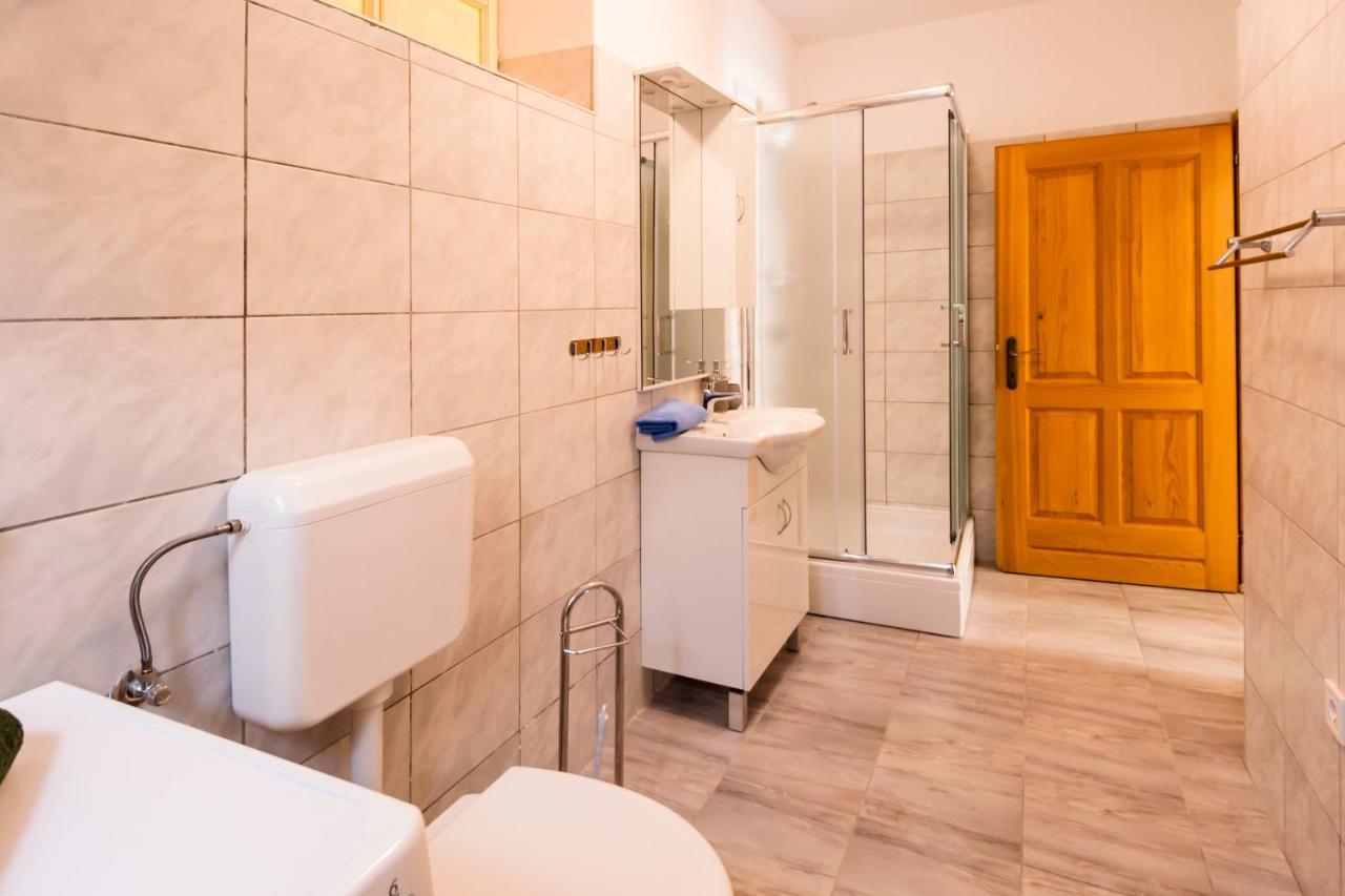 House Krizanic In Marcana, Istria, With 2 Apartments, Total 9 Guests Kültér fotó
