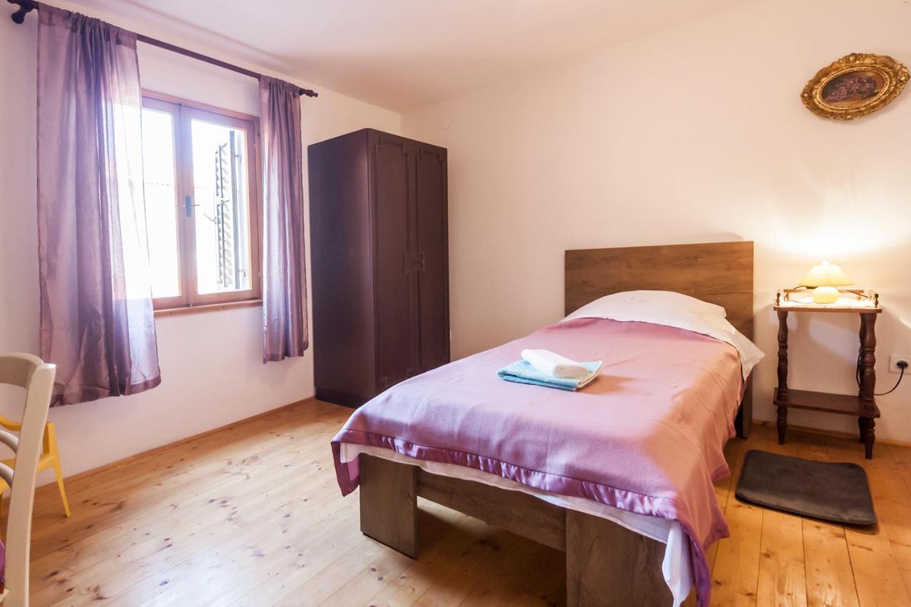 House Krizanic In Marcana, Istria, With 2 Apartments, Total 9 Guests Kültér fotó