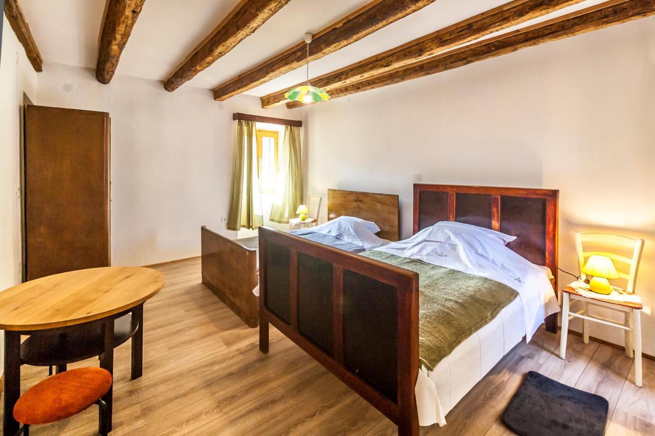 House Krizanic In Marcana, Istria, With 2 Apartments, Total 9 Guests Kültér fotó