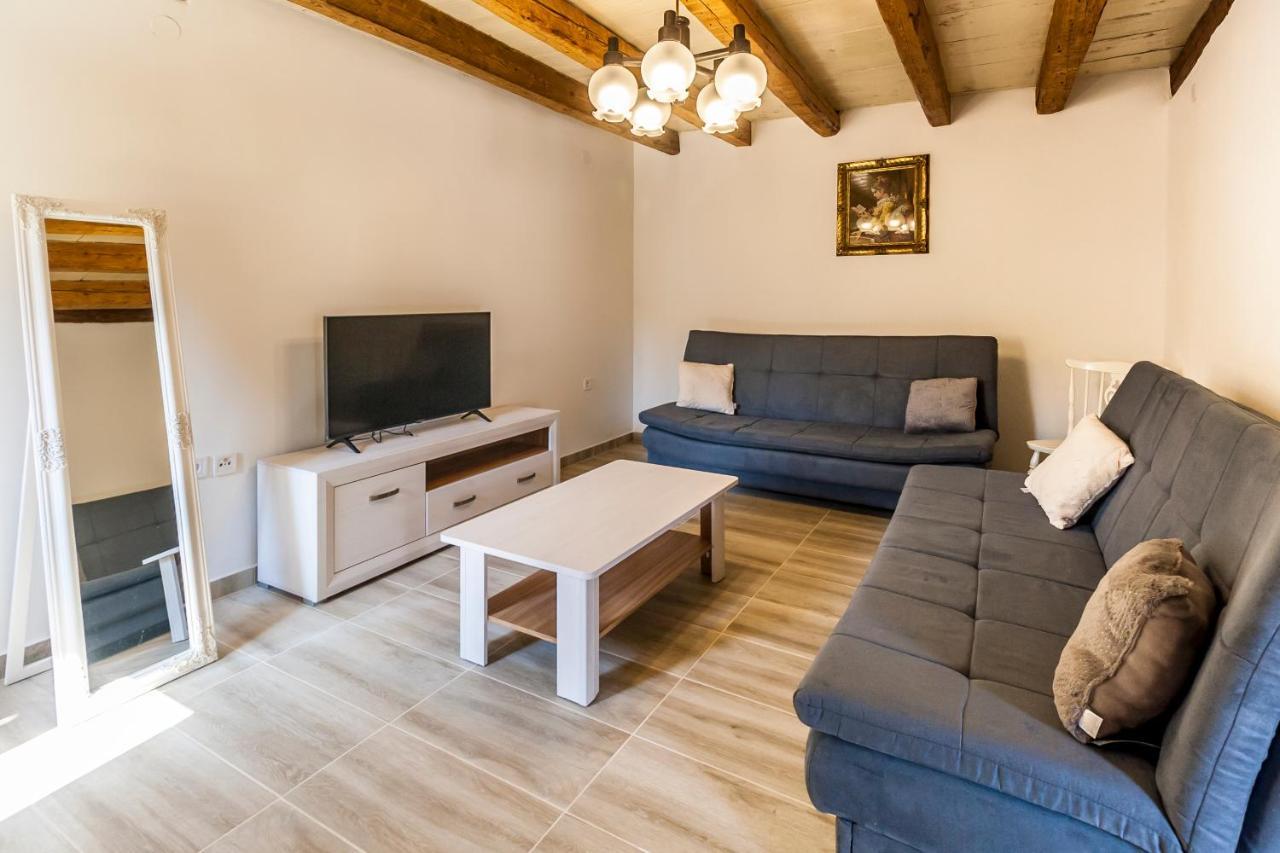 House Krizanic In Marcana, Istria, With 2 Apartments, Total 9 Guests Kültér fotó