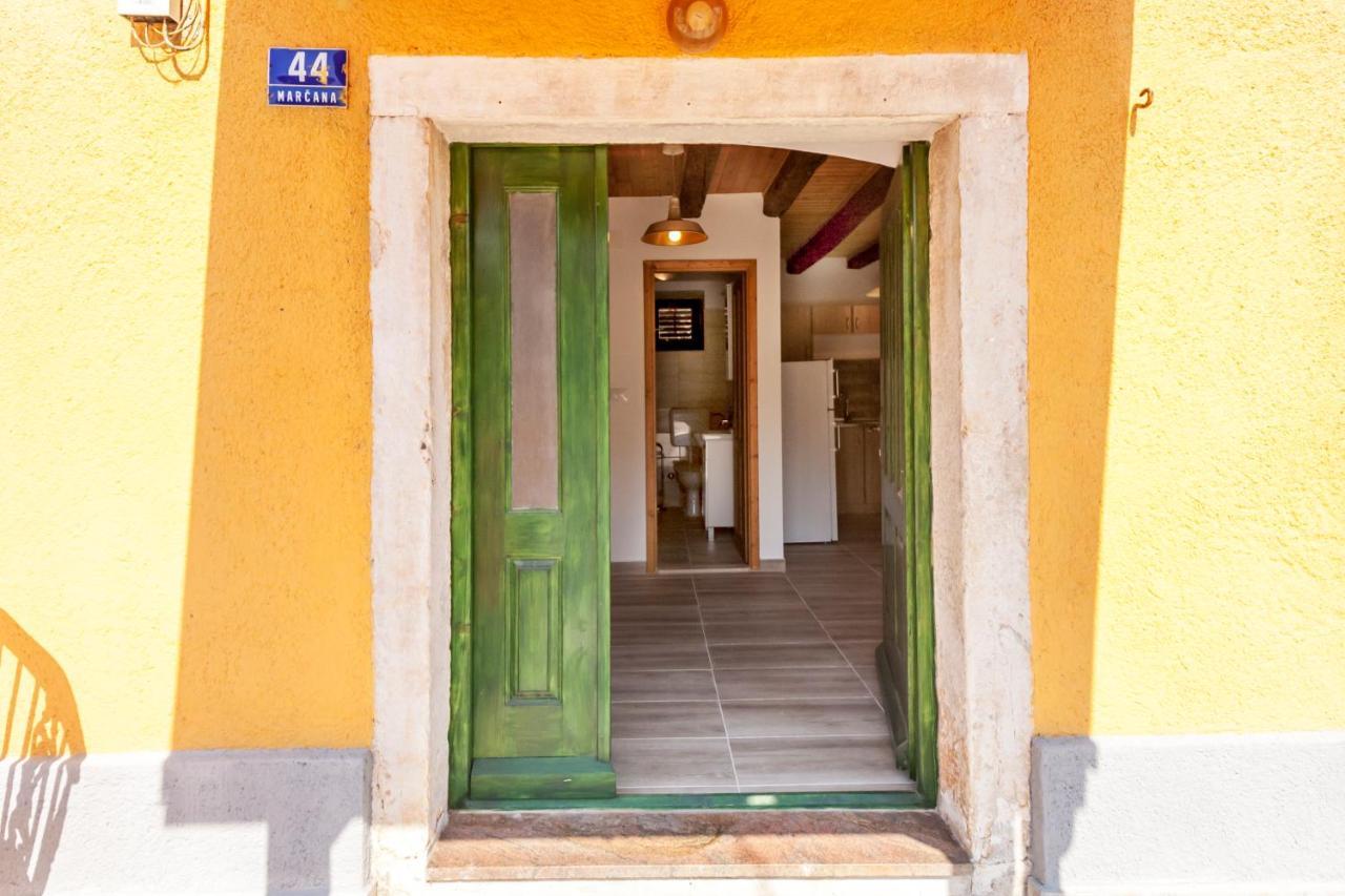 House Krizanic In Marcana, Istria, With 2 Apartments, Total 9 Guests Kültér fotó