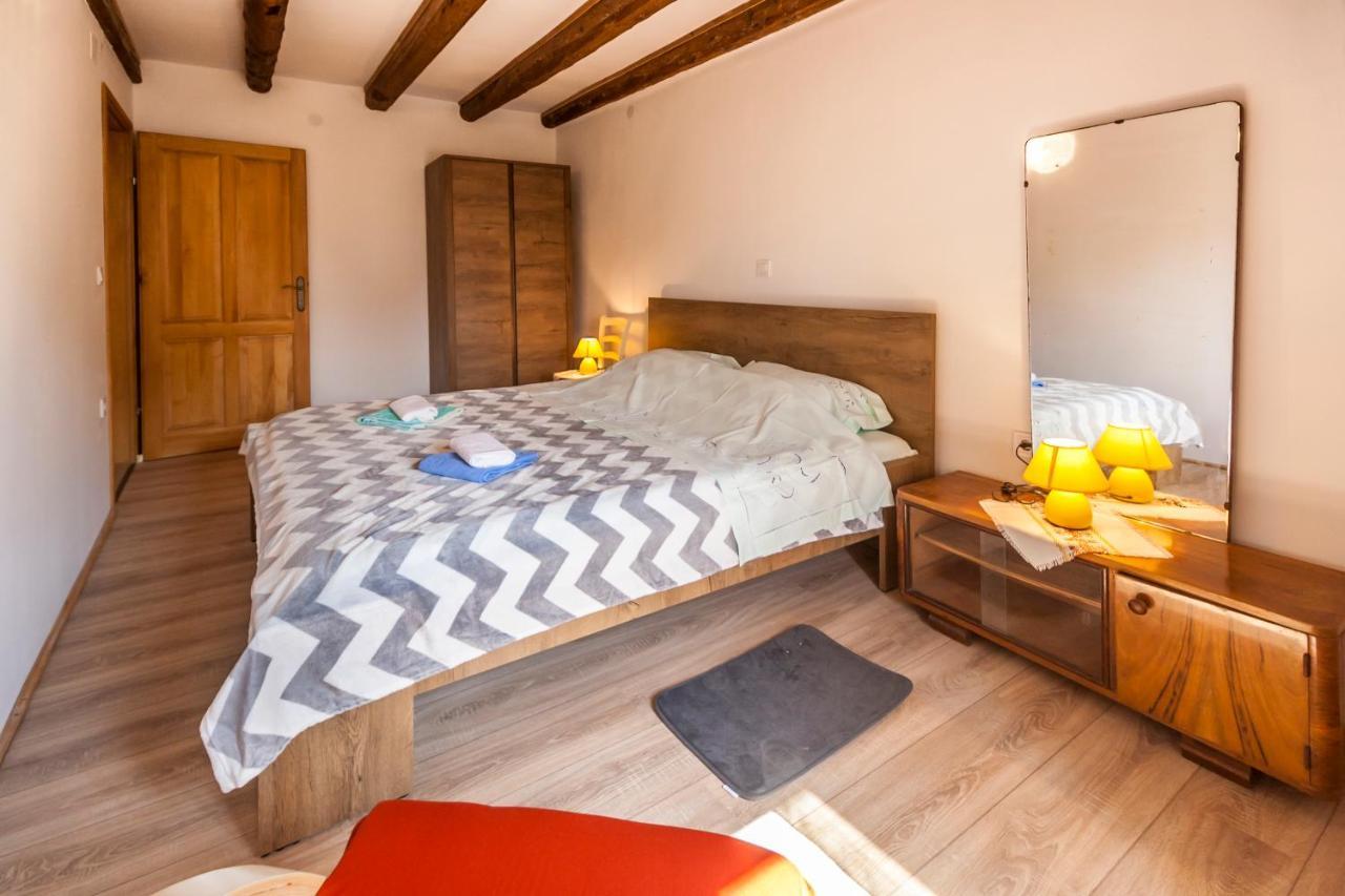 House Krizanic In Marcana, Istria, With 2 Apartments, Total 9 Guests Kültér fotó